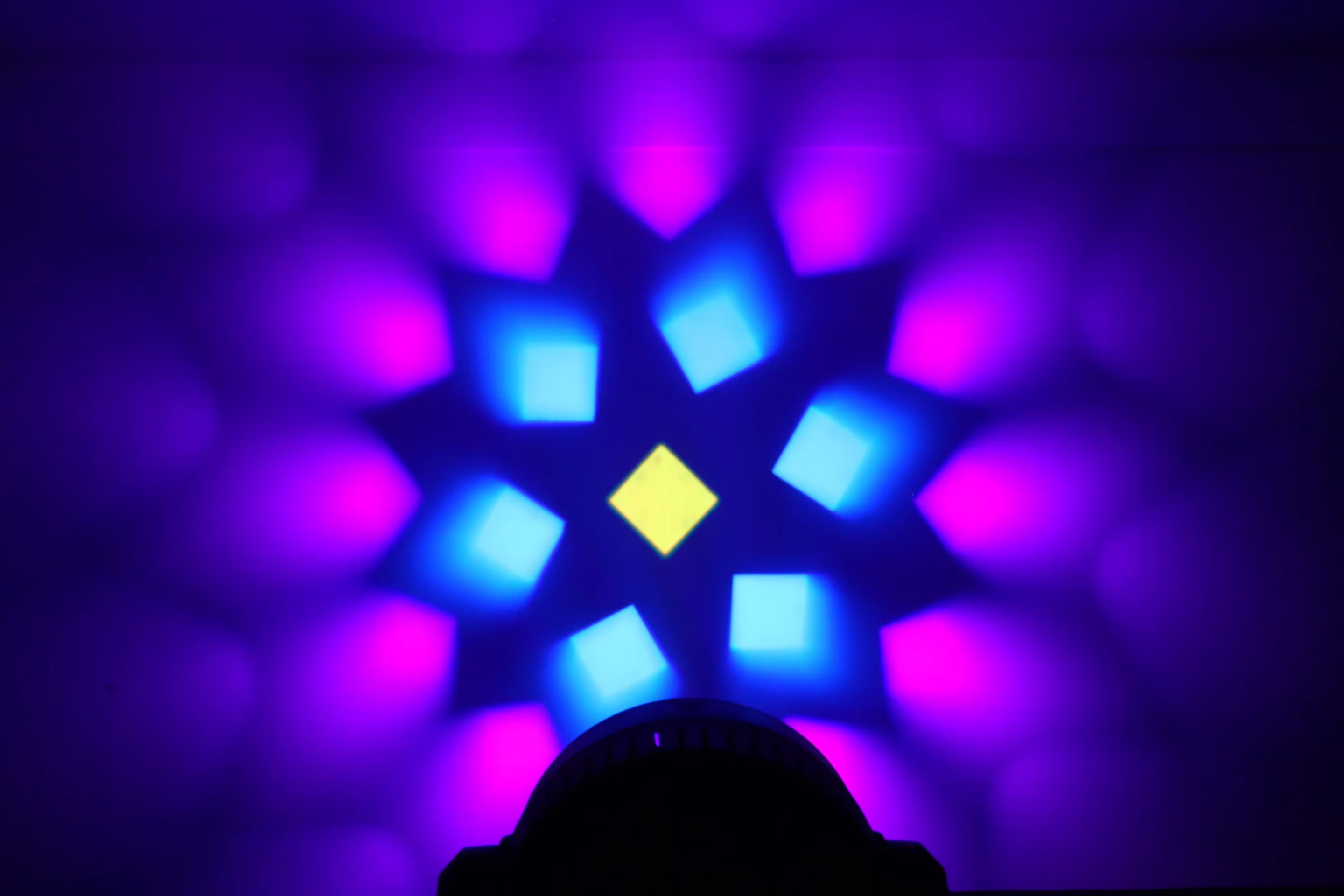 19pcs Bee eye Moving head Light