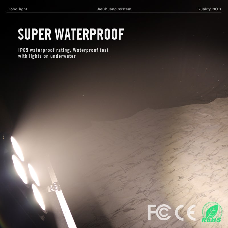 LUCE PER IL PUBBLICO IMPERMEABILE A 4 OCCHI